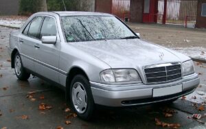 Mercedes_W202_front_20071228 (1)